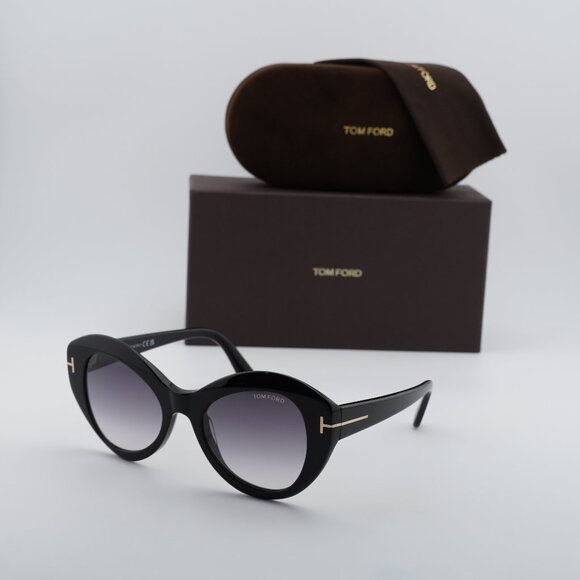 Tom Ford Guinevere FT1084 01B Sunglasses Black Cat Eye Frame, Smoke Lenses Tom Ford Guinevere FT1084 01B Sunglasses Black Cat Eye Frame  main image 2